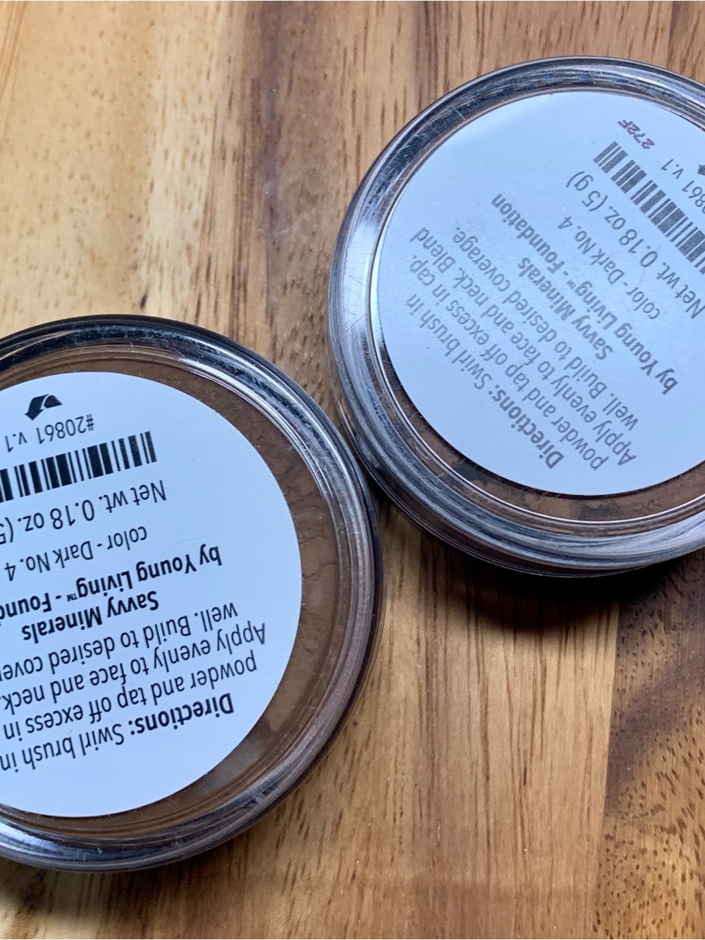 Young Living mineral  Foundation savvy minerals dark #4